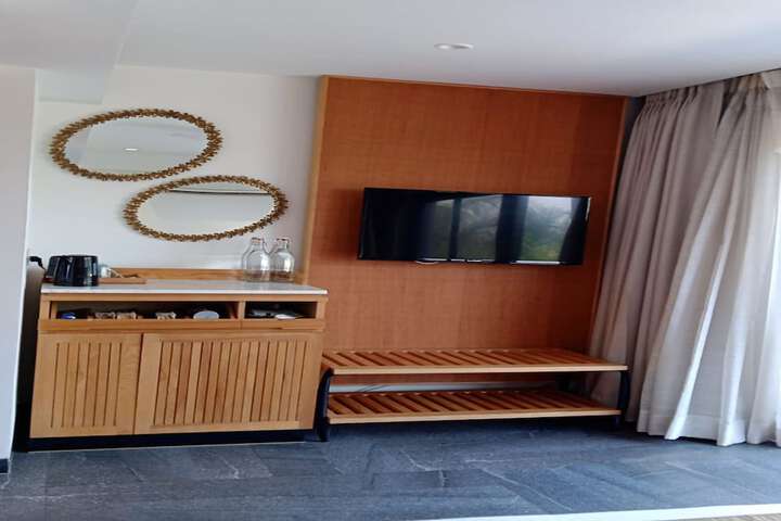 Room 28 of 123