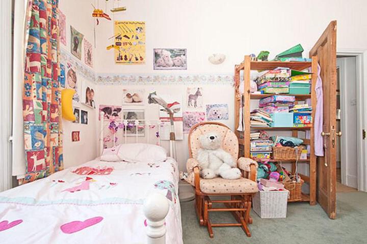 Room 4 of 7