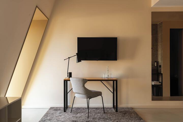 Room 73 of 112