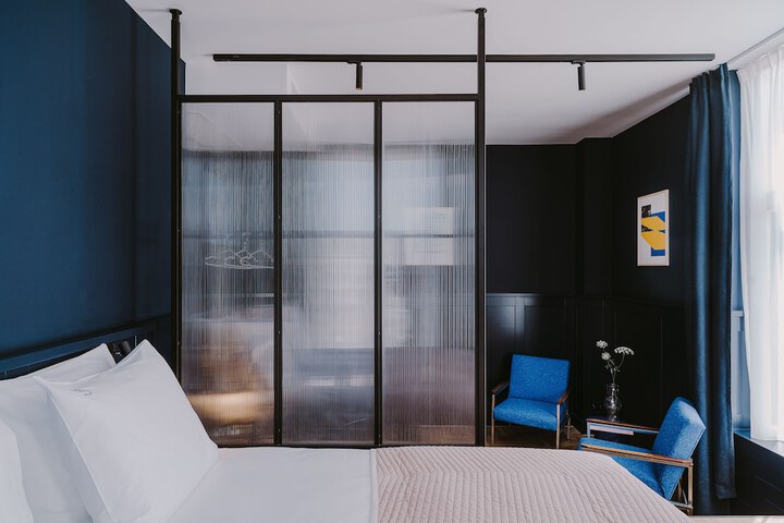 Room 25 of 66