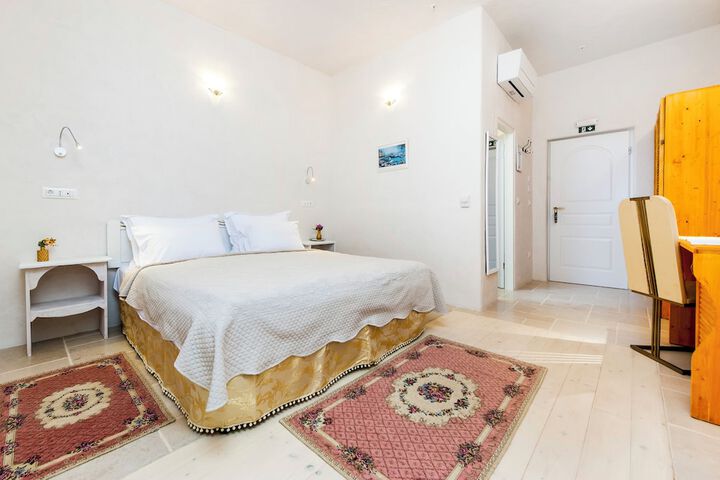 Room 8 of 23