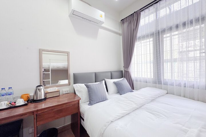 Room 15 of 76