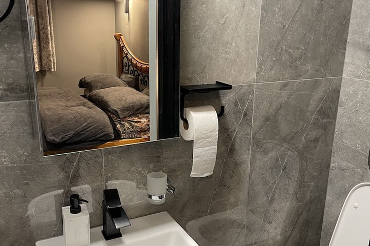 Room 25 of 51