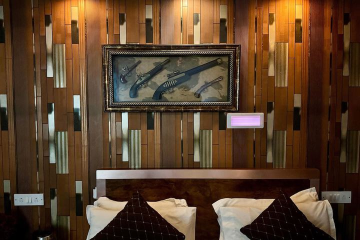 Room 13 of 63