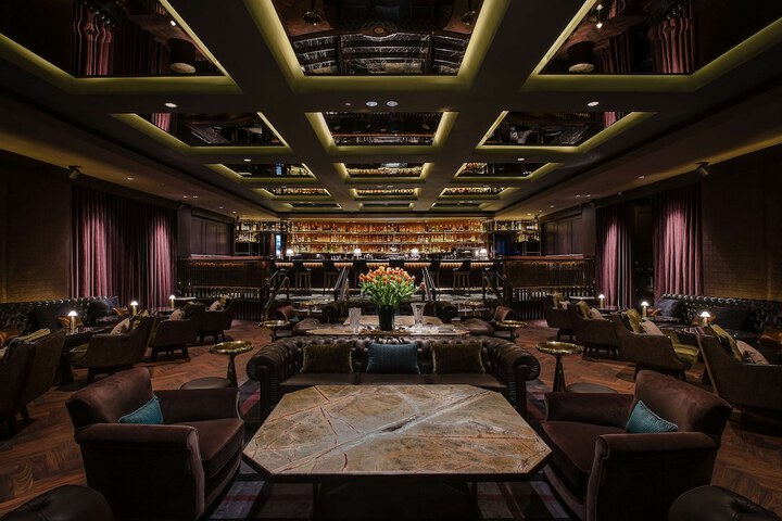 Lounge 60 of 70