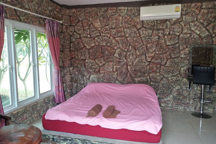 Room 9 of 15