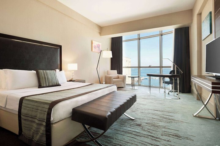 Room 16 of 50