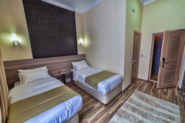 Room 8 of 44