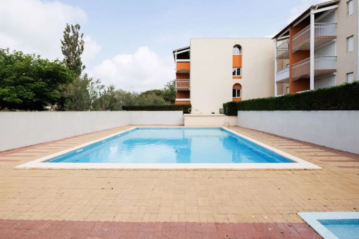 Pool 10 of 19