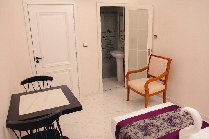 Room 14 of 25