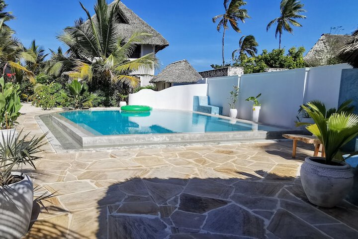 Pool 37 of 45