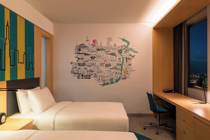 Room 13 of 116