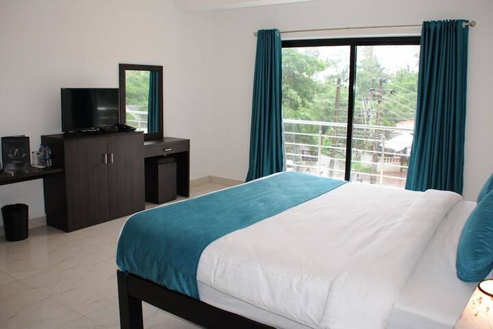Room 12 of 30