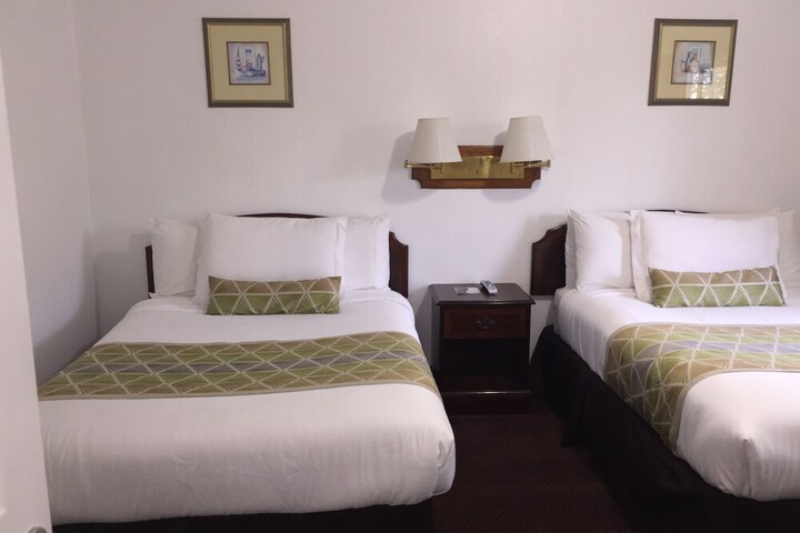Room 13 of 42