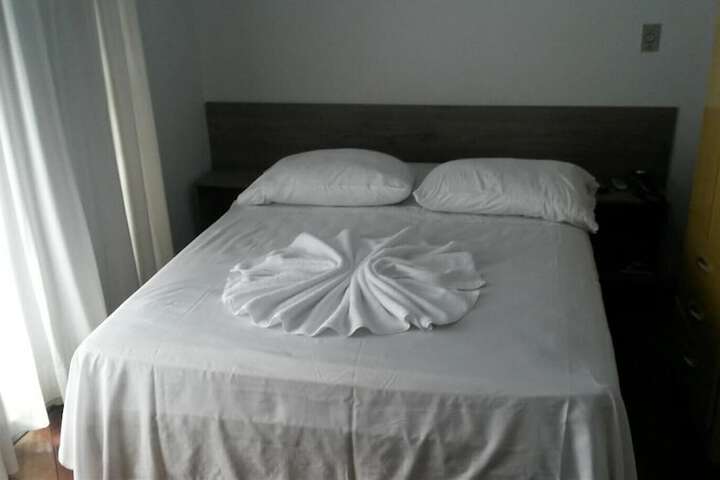Room 3 of 25