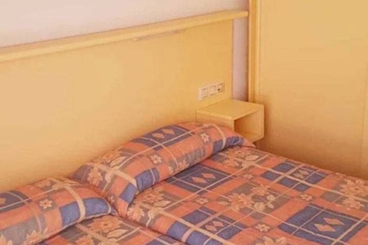 Room 6 of 14