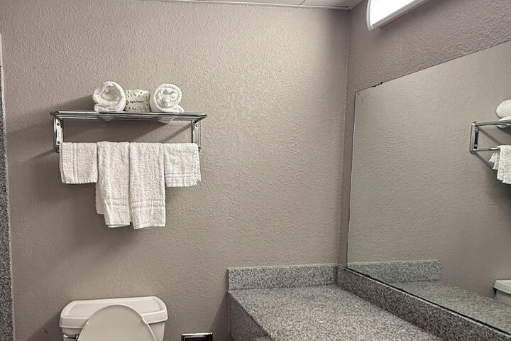 Room 30 of 48