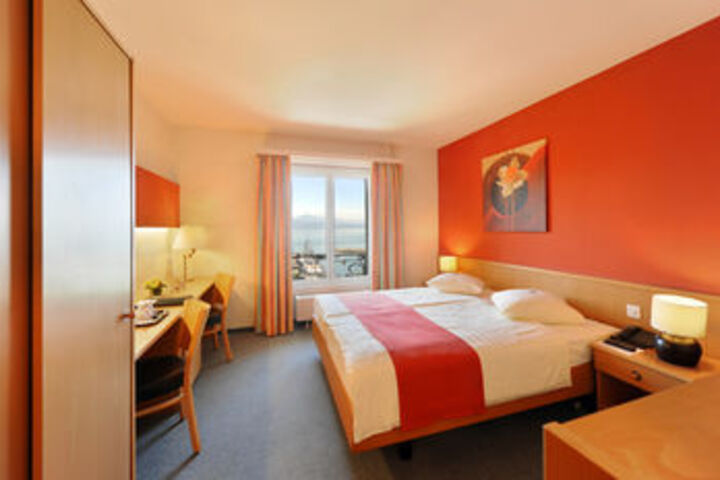Room 49 of 102