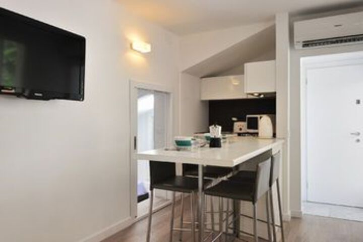 Room 14 of 25
