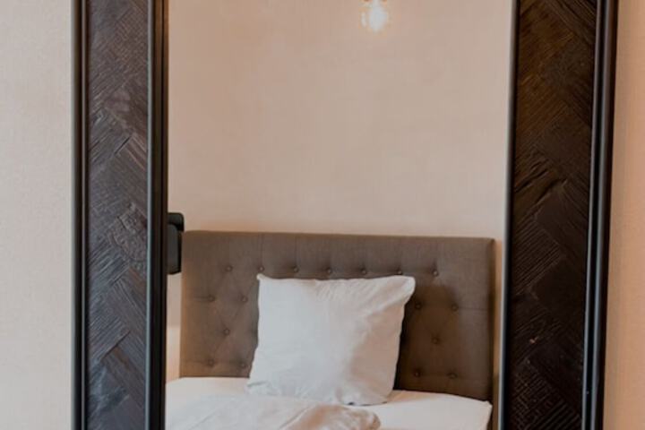 Room 14 of 64