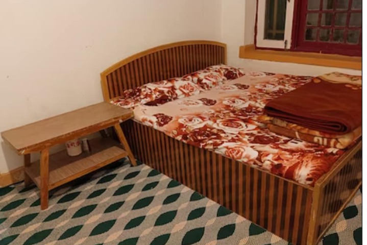 Room 4 of 17