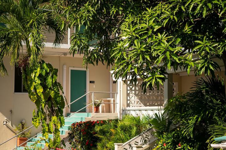 Hotel Exterior 51 of 57
