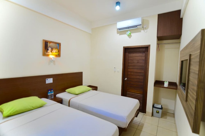 Room 7 of 43