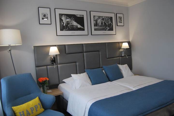 Room 34 of 86