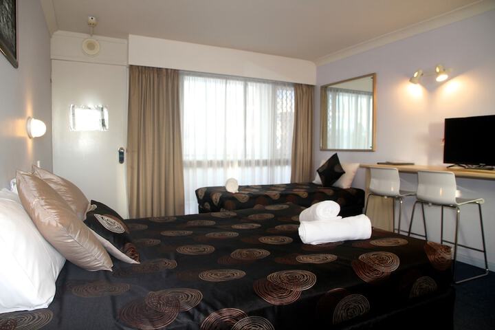 Room 27 of 41