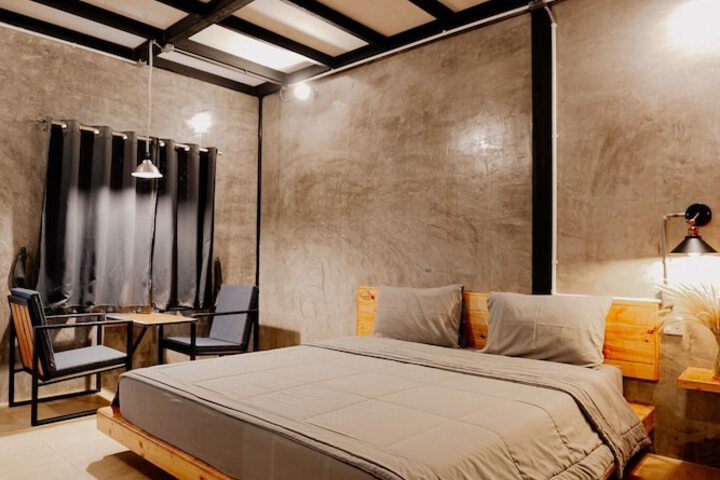 Room 17 of 39