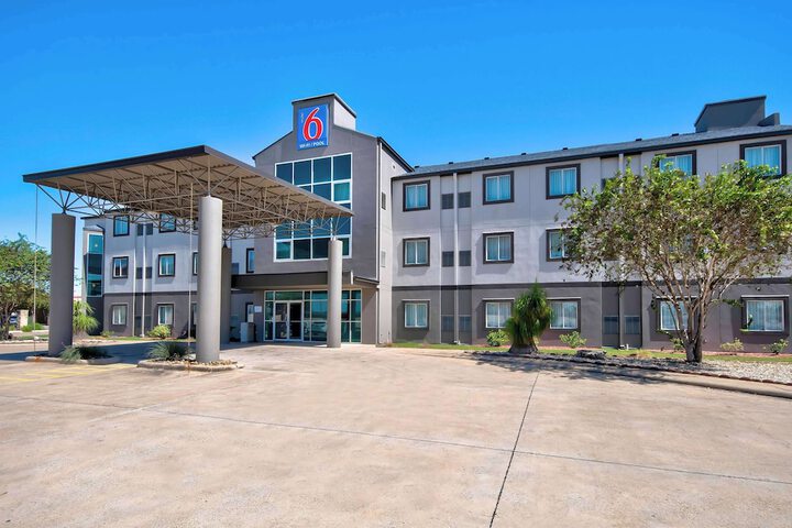 Hotel Entry