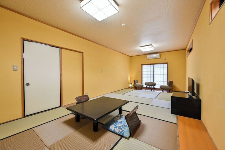 Room 9 of 43