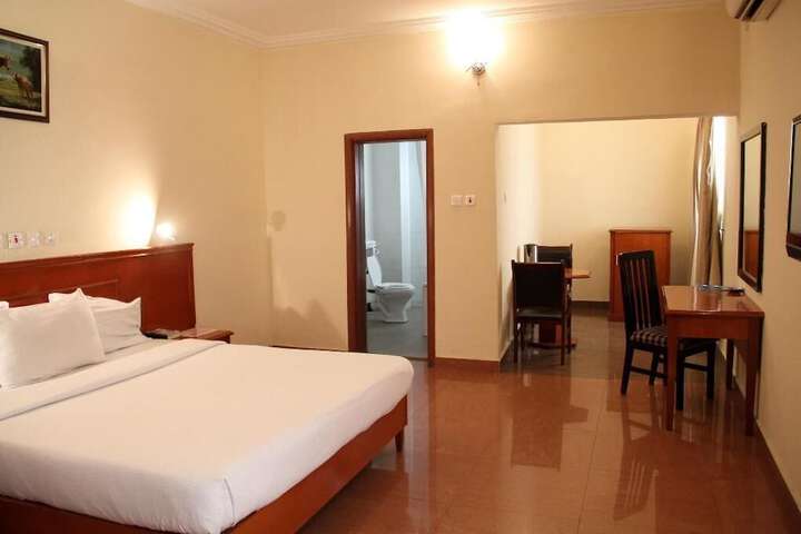 Room 5 of 13