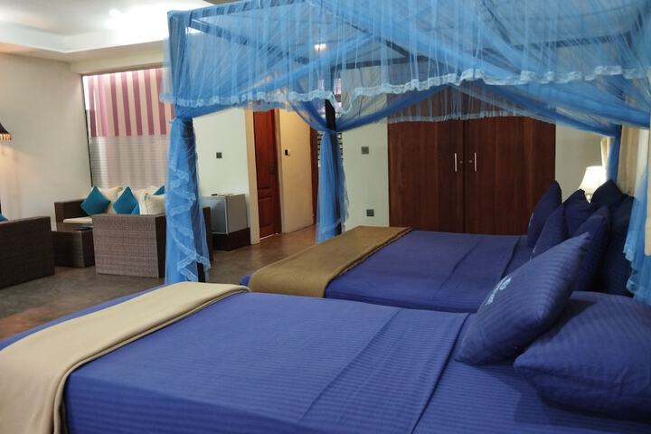 Room 8 of 36