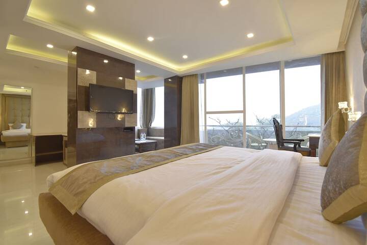 Room 73 of 111