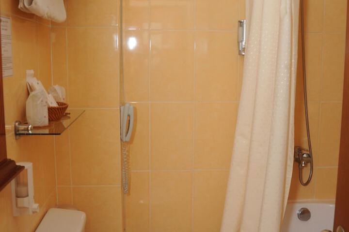 Room 20 of 29