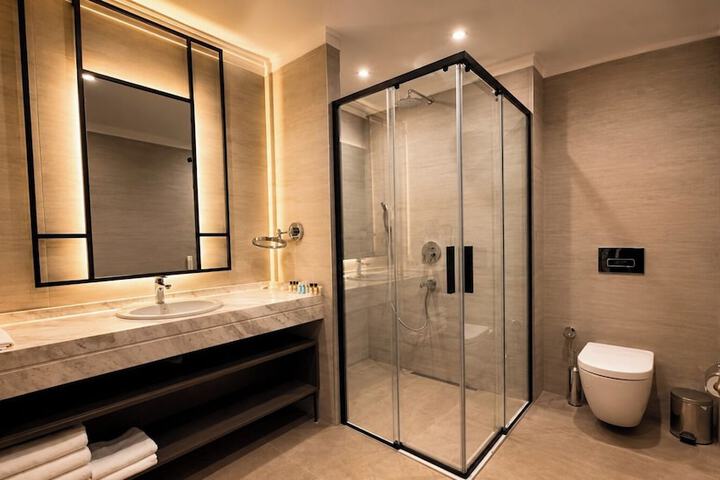 Clean Restrooms