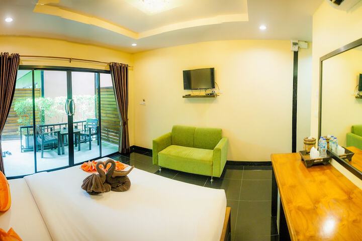 Room 8 of 33