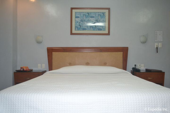 Room 22 of 102