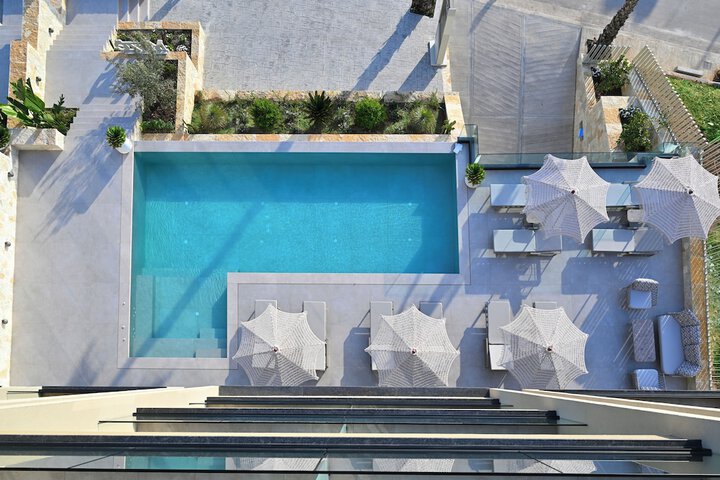 Pool 43 of 72