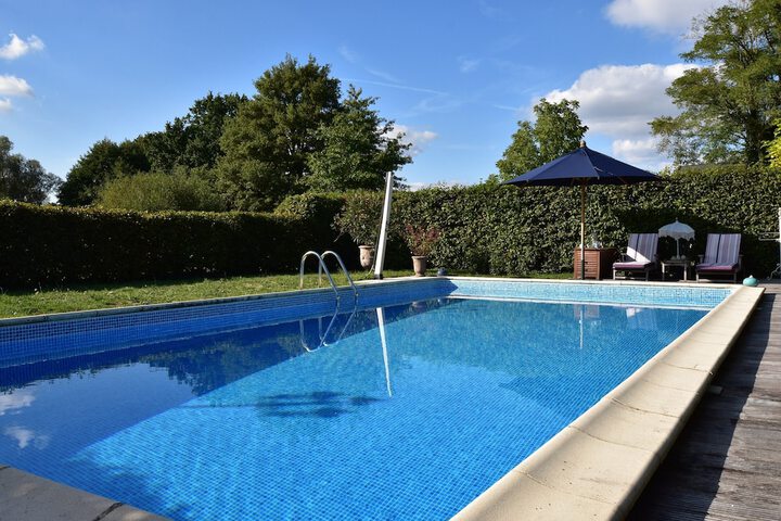 Pool 21 of 44
