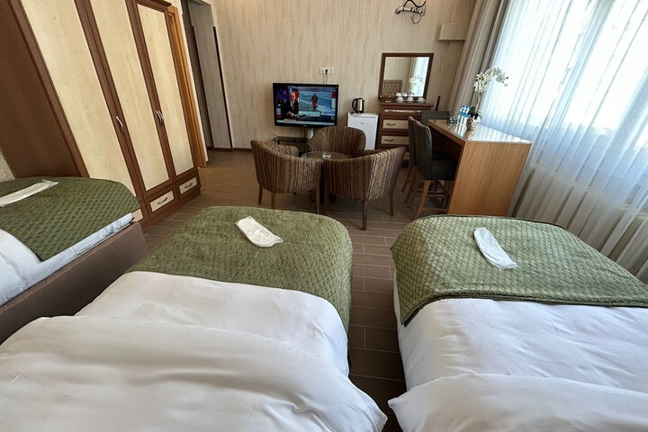 Room 37 of 95