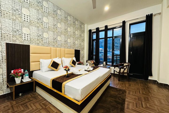 Room 18 of 25