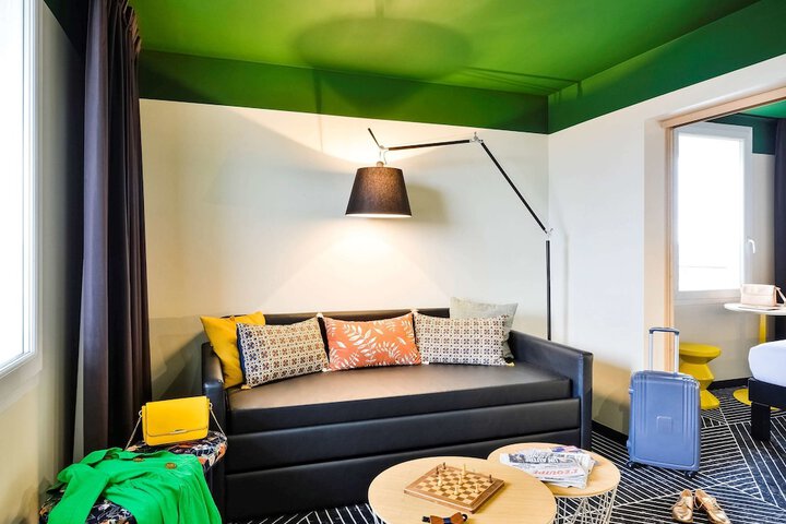 Room 4 of 38