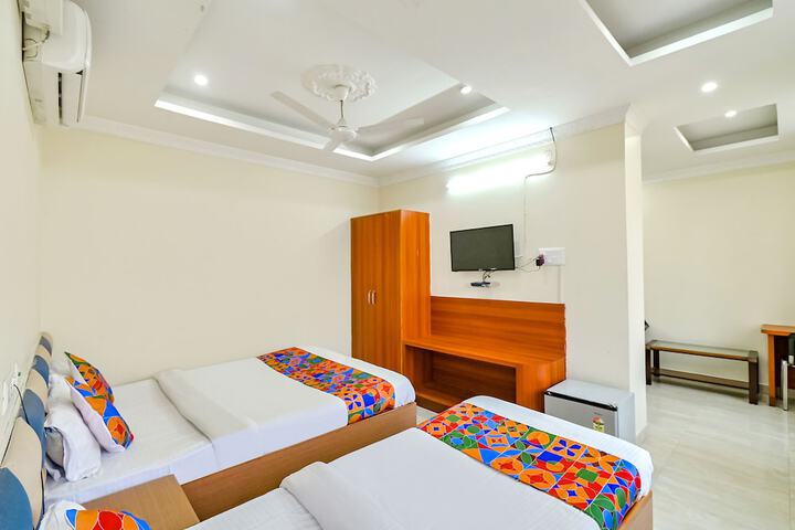 Room 15 of 33