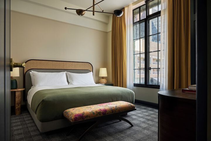 Room 74 of 190
