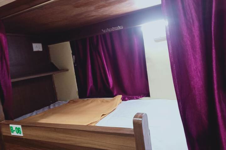 Room 6 of 14
