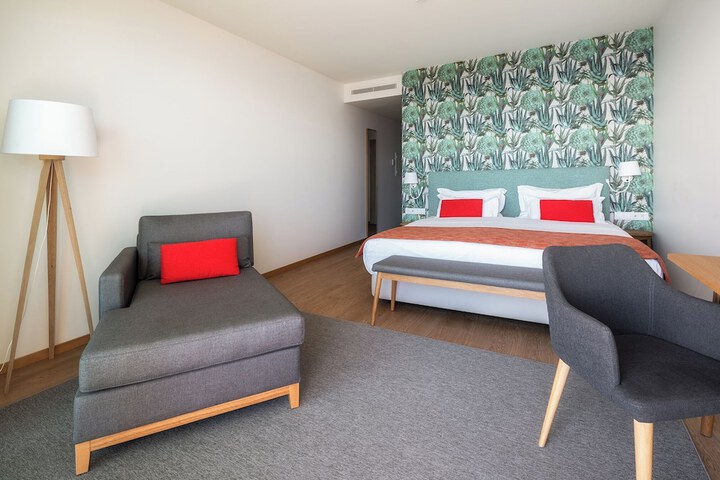 Room 16 of 60