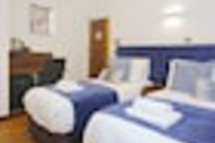 Room 26 of 171