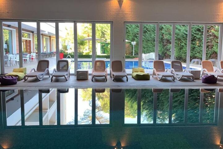 Pool 44 of 86
